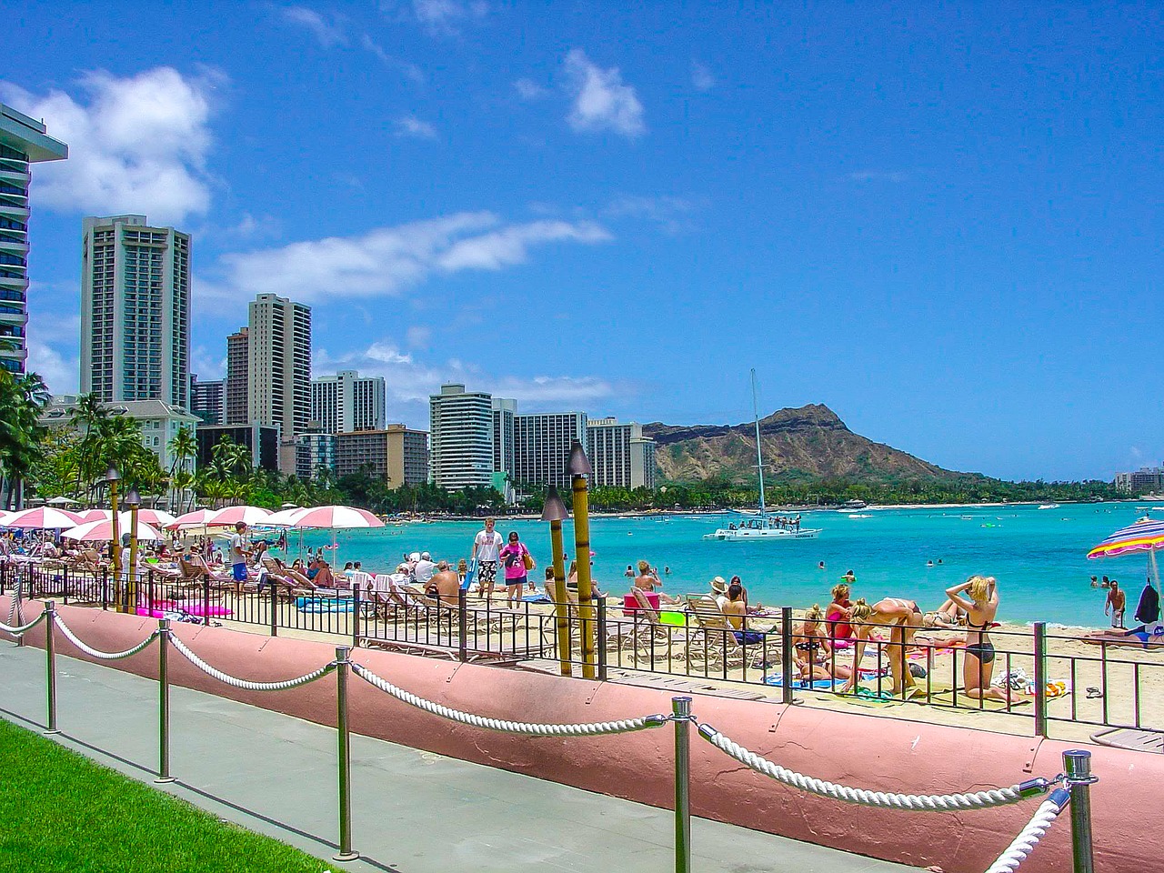 Dive into the Oahu Beach Guide.