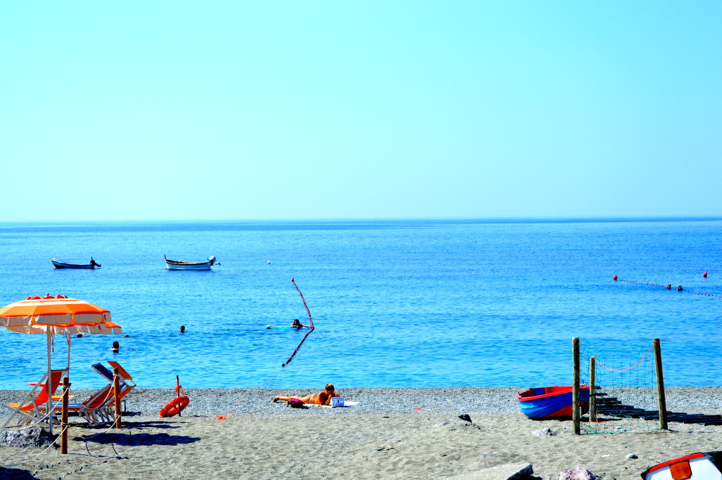 Free beach in Monterosso