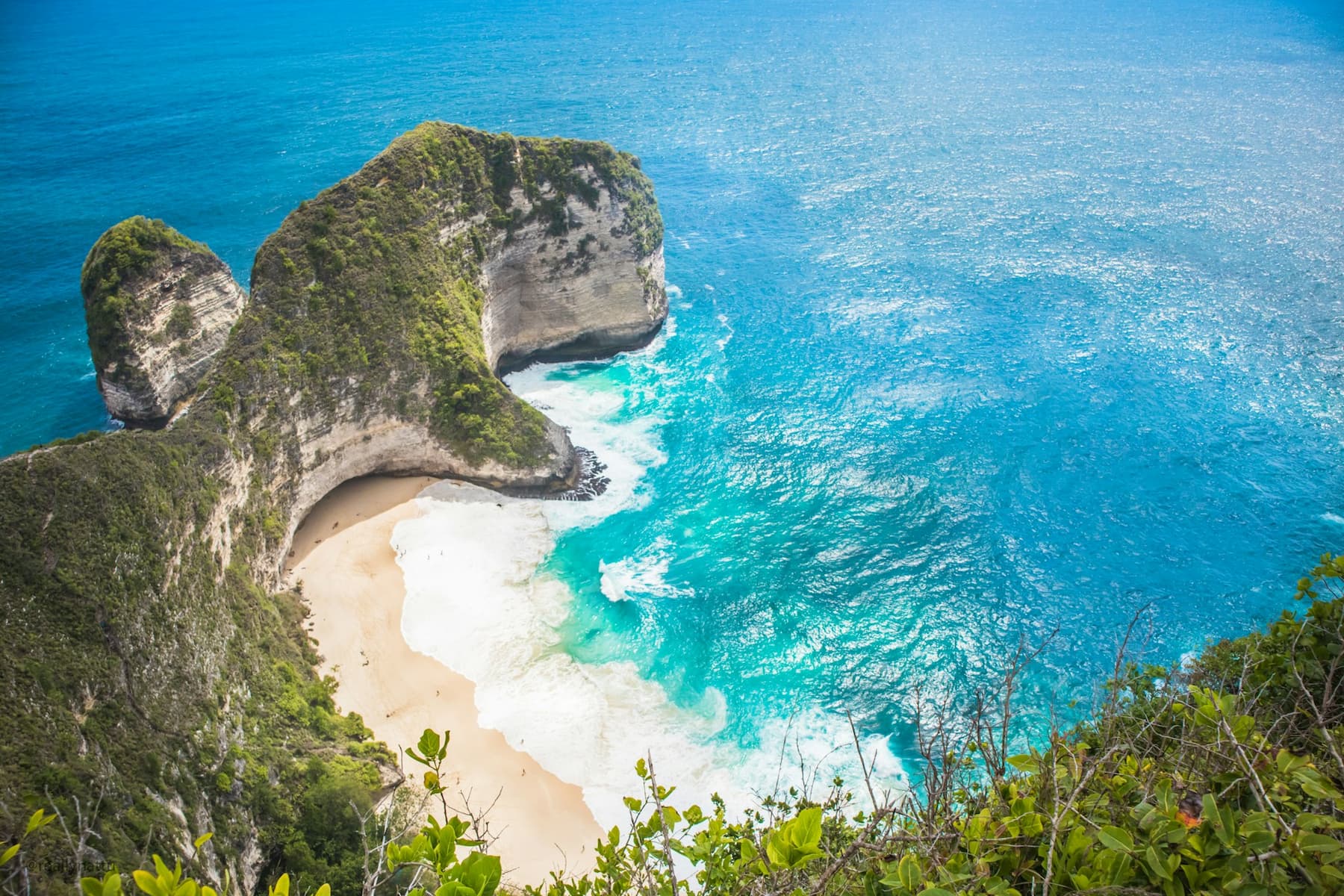 The iconic Kelingking Beach, Bali.