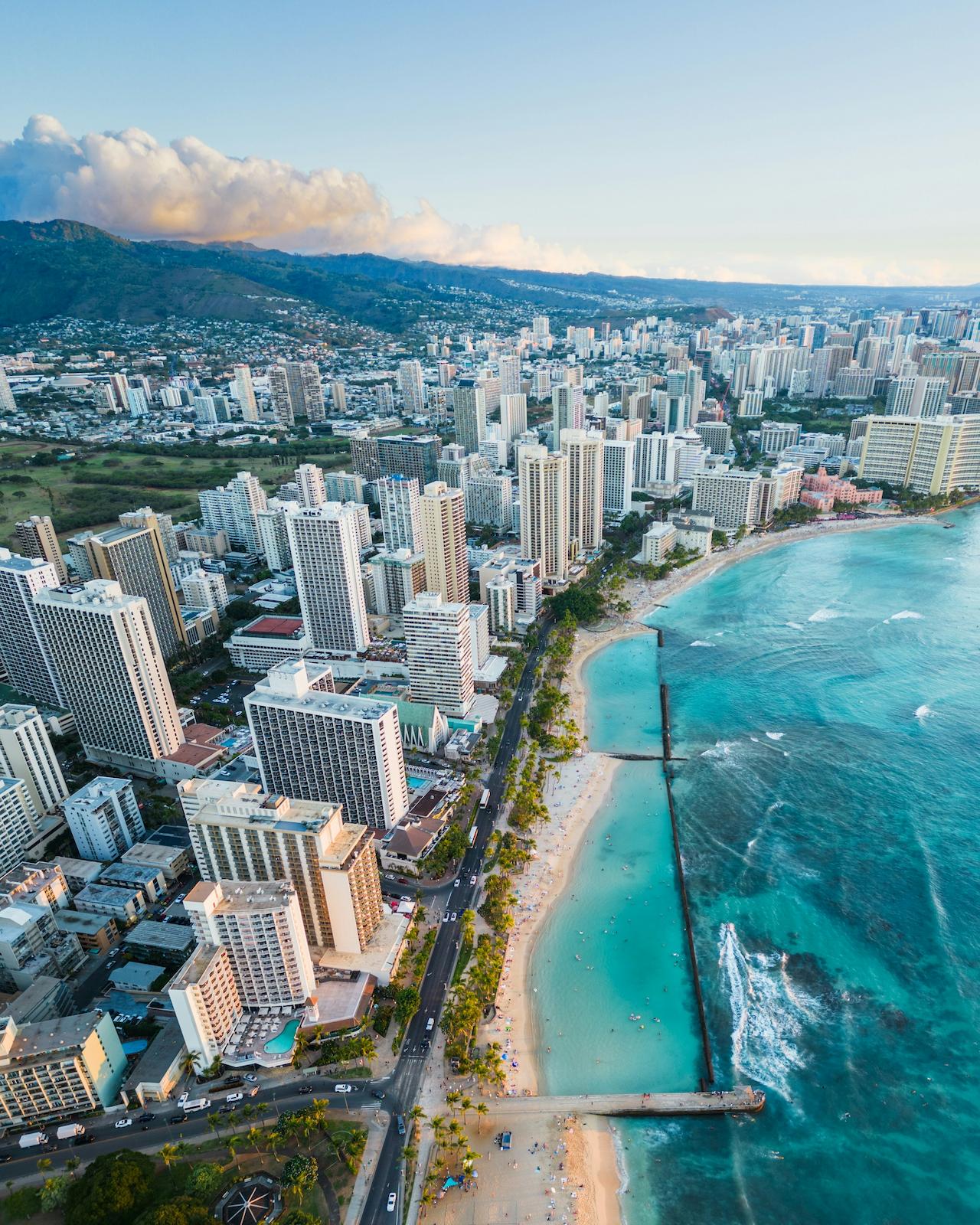 Honolulu and the famous Waikiki Beach can both be found on Oahu, possibly the best island in hawaii to visit. Oahu aerial view of Waikiki Beach, Honolulu