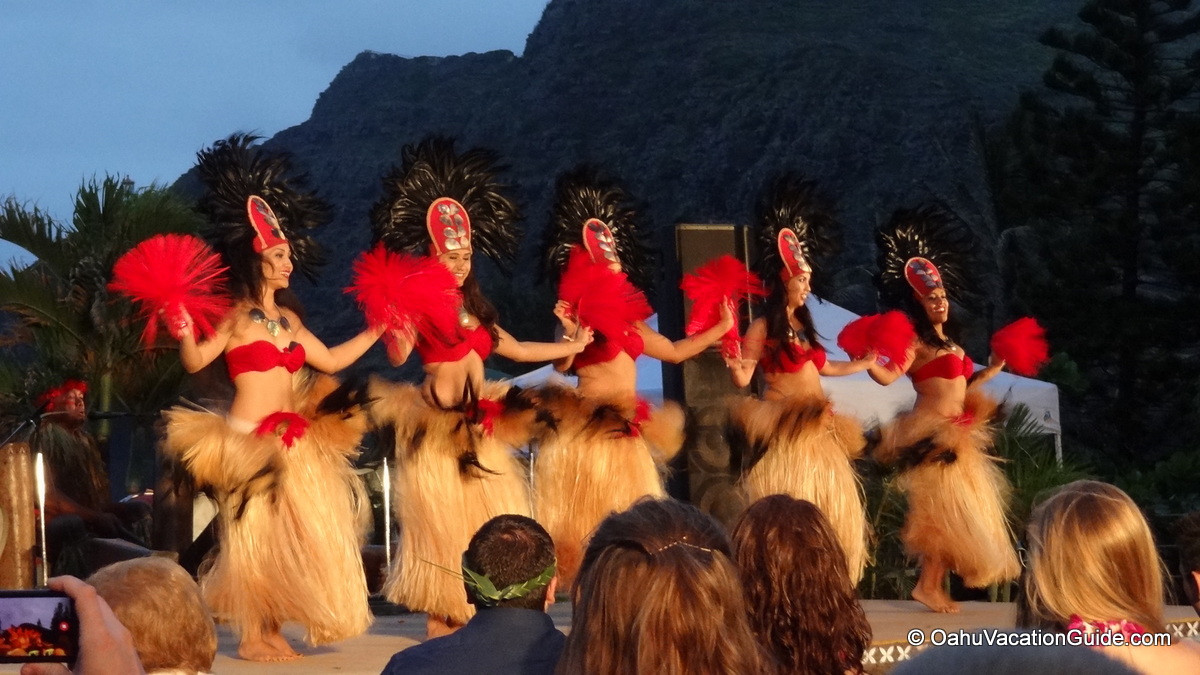 Traditional dancers, Hawaii