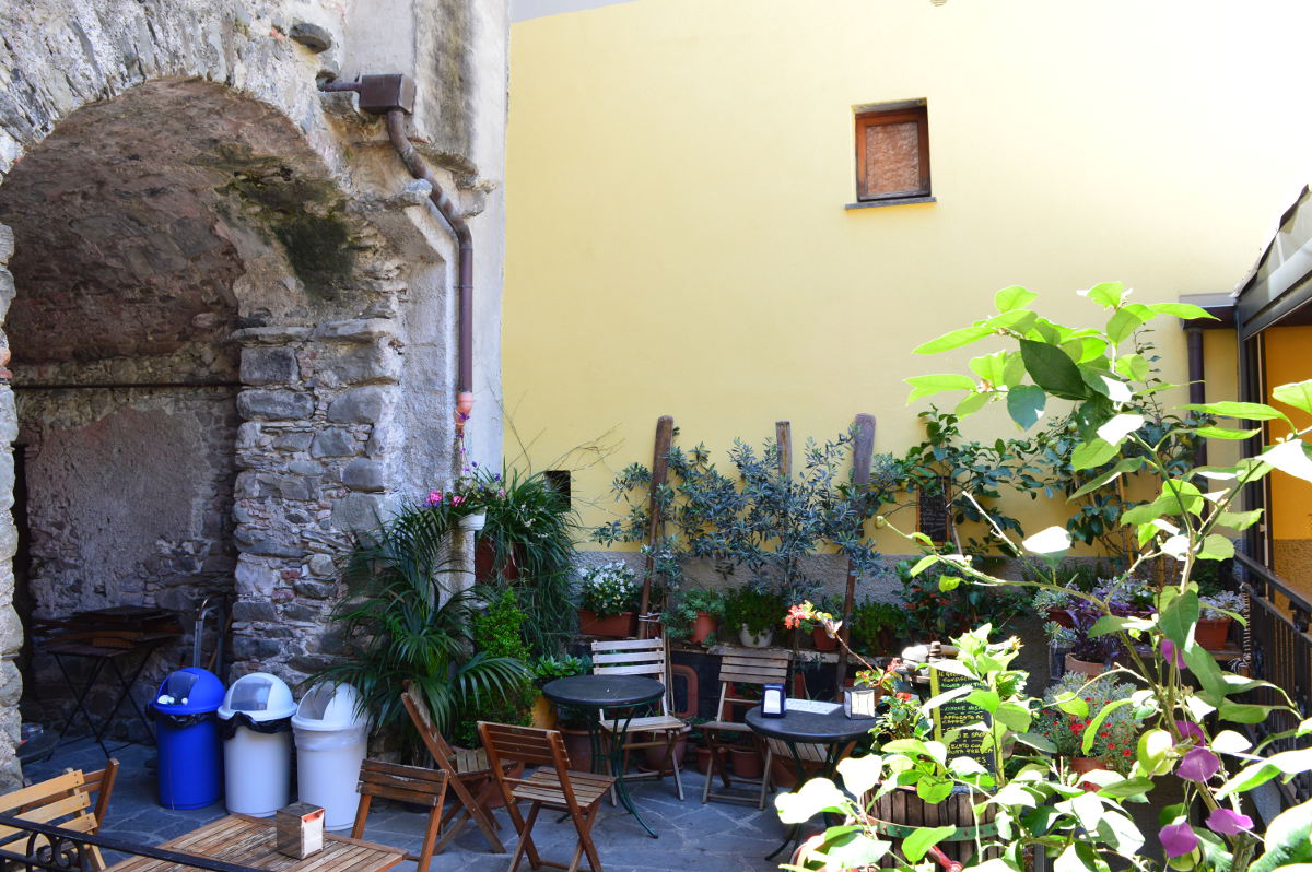 Courtyard in Corniglia