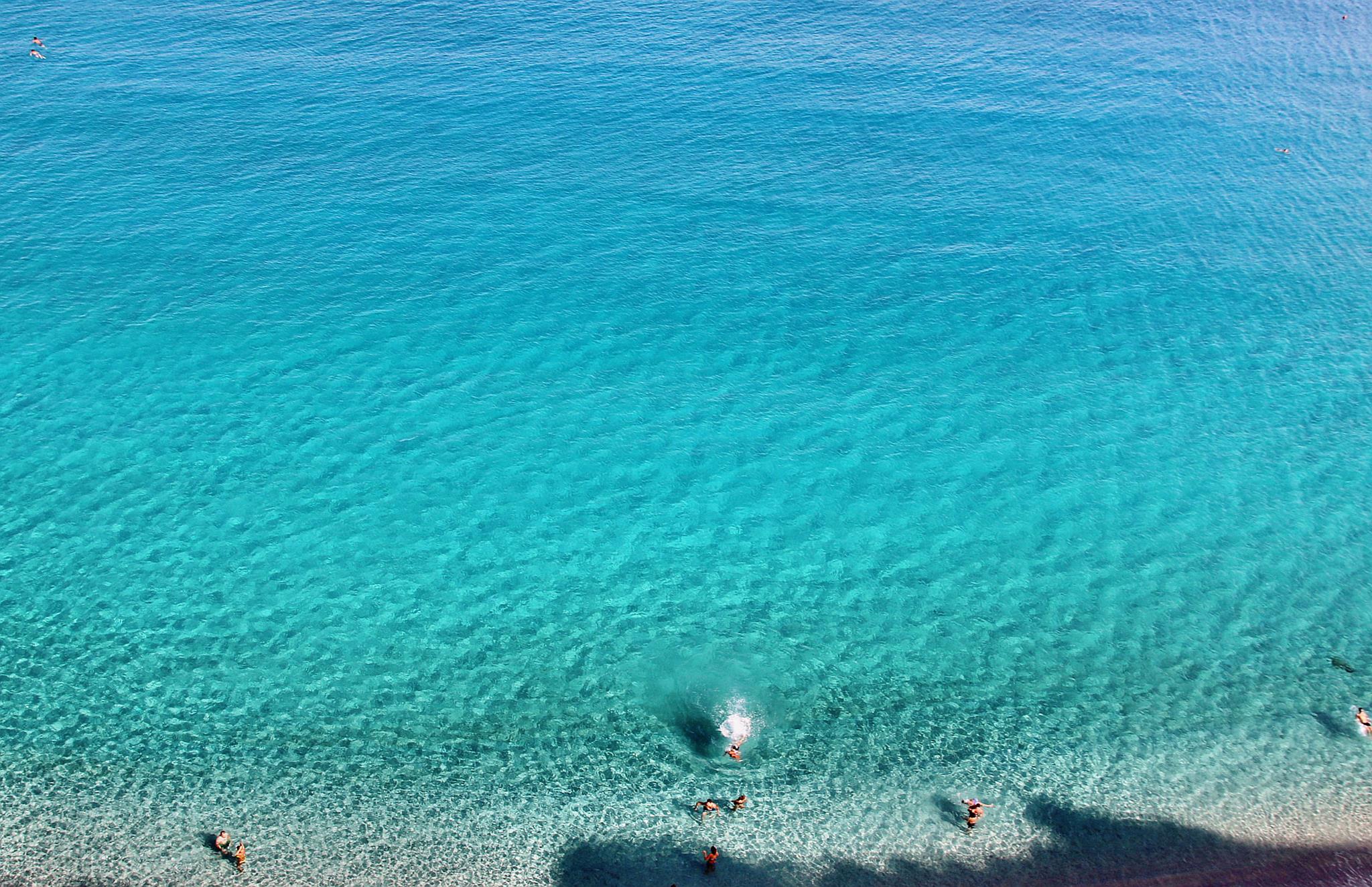 The turquoise water in Tropea, Italy
