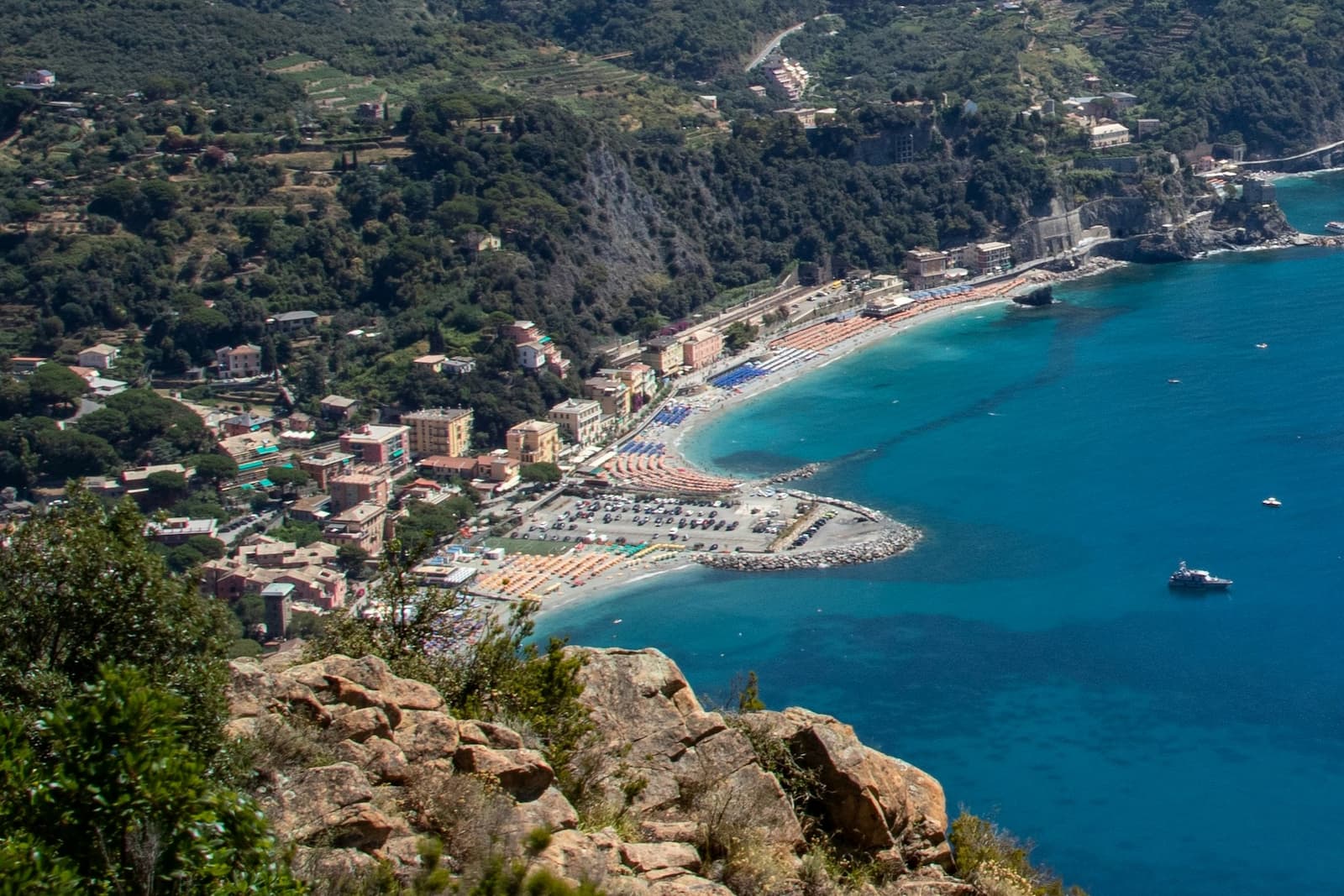 Levanto is a wonderful town to stay in near the Cinque Terre Aerial view of the seaside town of Levanto, just north of Monterosso al Mare, the most northerly Cinque Terre town on the 5 Terre map